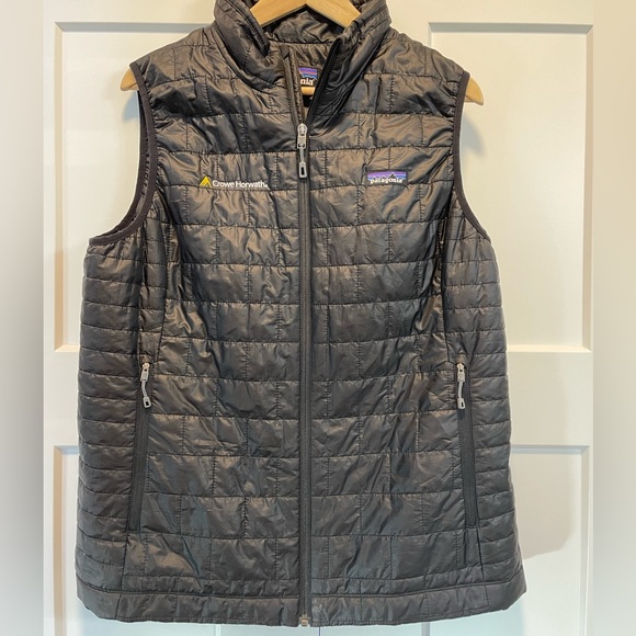 Patagonia Jackets & Blazers - Patagonia black quilted vest, size XL